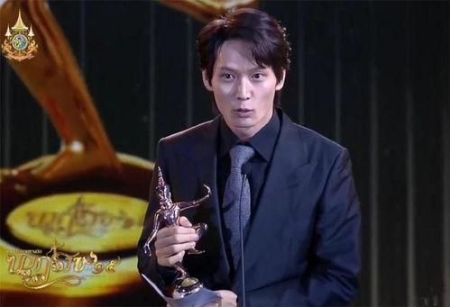 冒牌一家亲,揭秘身份之谜的温馨喜剧之旅